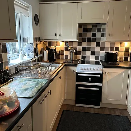 בית נופש High Oak ת'ירסק